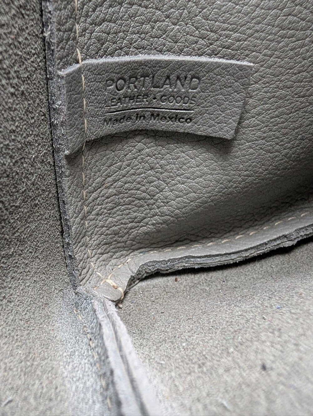 NWOT Butterfly Bucket Bag Pebbled Leather Crossbody in Light Gray No Strap - Picture 10 of 11